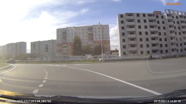 FILE8314 Тобольск 15мкр кольцо сотрудники ГИБДД останавливают автомобили занимая правый ряд, созда смотреть онлайн