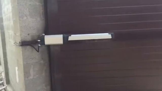 Въездные распашные ворота Doorhan + автоматика BFT PHOBOS BT KIT A40 FRA смотреть онлайн