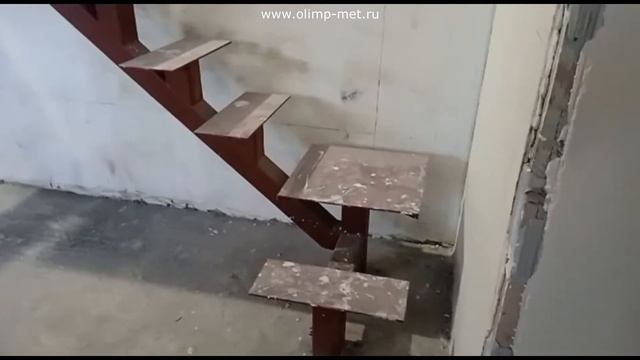 Металлокаркас лестницы на второй этаж. Металлическая лестница на монокосоуре. смотреть онлайн