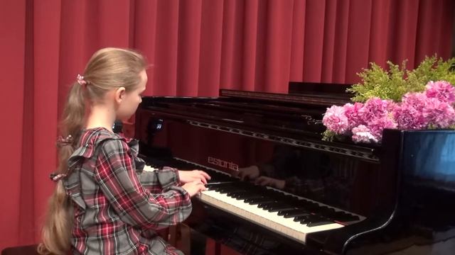 Весеннее поздравление. Игра на фортепиано. Рыжова Мария смотреть онлайн