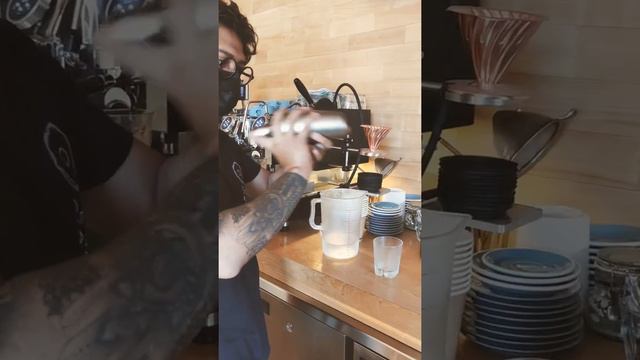 chill americano!!! #coffee #espresso #barista #coffeeshop #longblack #americano смотреть онлайн