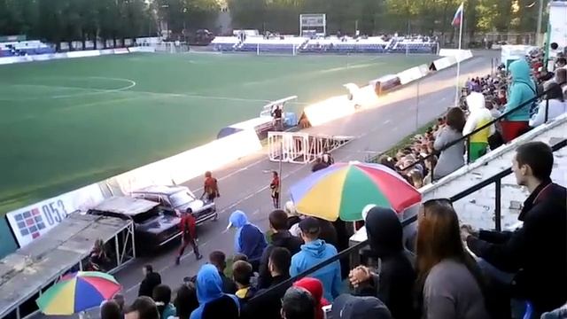 ВАЗ 21099 прыгает 15 метров (сток). Псков. смотреть онлайн