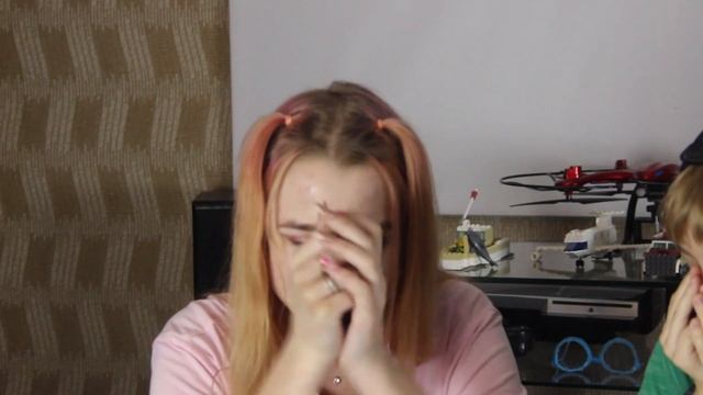 ПАКОСТЬ или ГАДОСТЬ?! Самая крутая настольная игра 2019! Пробуем европейские сладости-гадости! смотреть онлайн