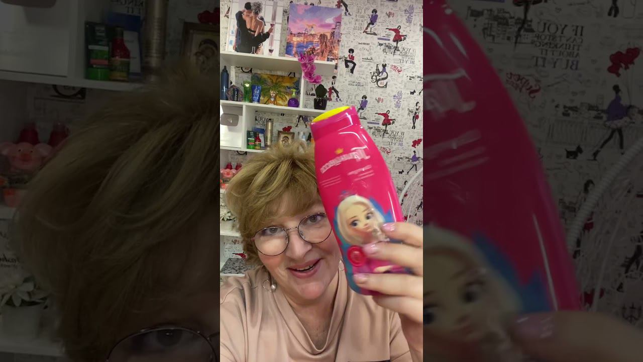 Для своих волос я использую только детский шампунь. смотреть онлайн