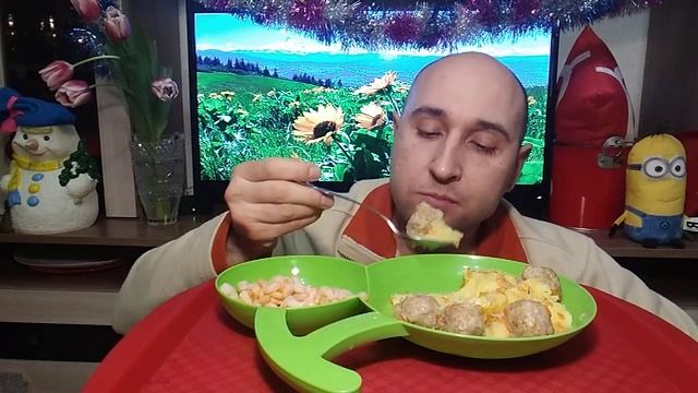 КАРТОШКА С ТЕФТЕЛЯМИ, КРЕВЕТКИ, ЛУК /МУКБАНГ/ЕДА НА КАМЕРУ ???