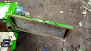 Самодельная машина из железа школьник построил машину????