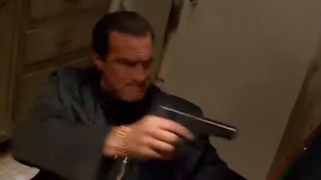 Мерцающий (Отрывок перестрелка в отеле) смотреть онлайн