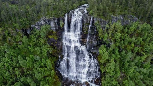 Waterfall-from-the-birds-eye-view-norway смотреть онлайн