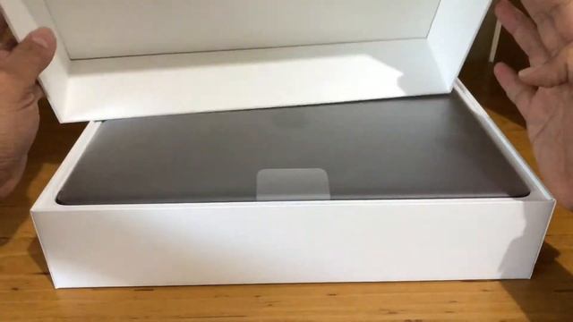 Unboxing MacBook Pro 2017 (Indonesia) смотреть онлайн