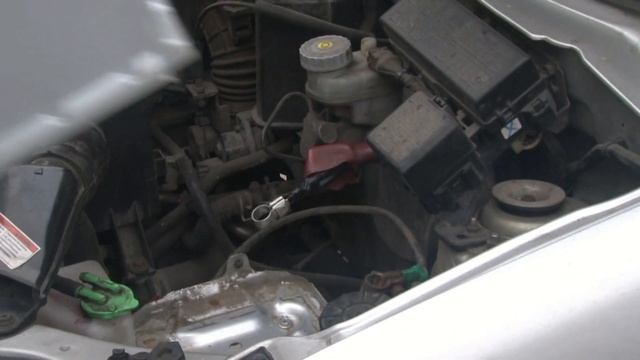 Замена аккумулятора автомобиля | Cмазка для клемм АКБ смотреть онлайн