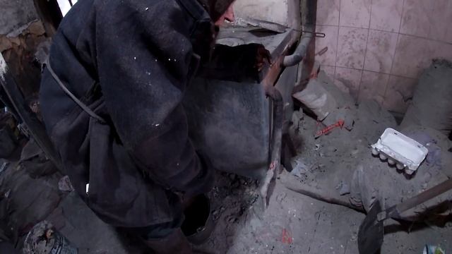 БАБУШКА ИРА. НА КОЛЕНЯХ В ПОДПОЛЬЯ //ВСЕ ОБОЖГЛА смотреть онлайн