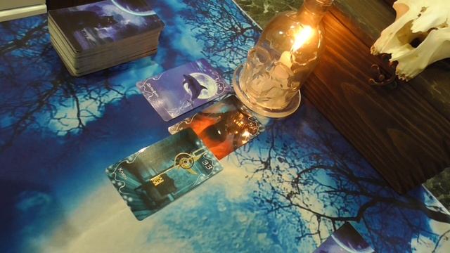 Гадание на Оракуле Затмение и картах Таро Как Вас воспринимает он (она) смотреть онлайн