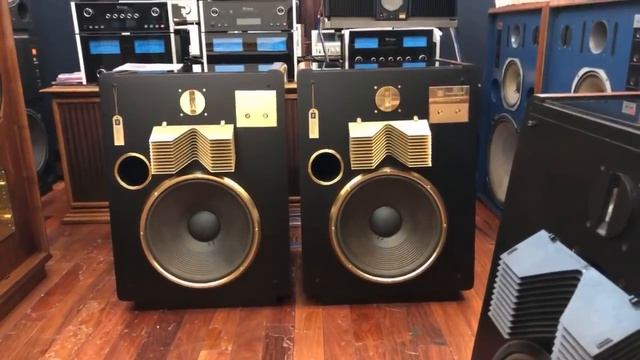 Jbl L300 sumit gold limited edition và sansui G22000 clip 2. смотреть онлайн