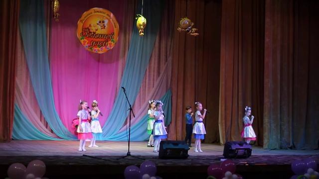 Фестиваль "Золотой Улей". 31.05.2021. "Ладушки" средняя и младшая группа "Бибика". смотреть онлайн