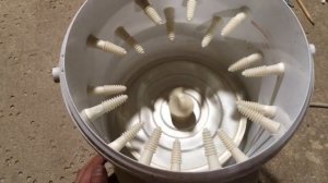 Перосъемная машина для перепелов своими руками. Перощипальная машина из соковыжималки.