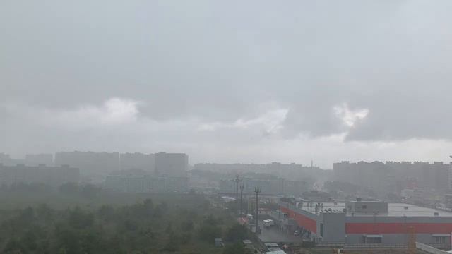 ГРОЗА И МОЩНЫЙ ЛИВЕНЬ В АНАПЕ. Осень 2020 года/A POWERFUL THUNDERSTORM AND DOWNPOUR IN THE AFTERNOO смотреть онлайн