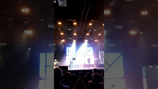 Бутусов (Видишь там на горе) смотреть онлайн