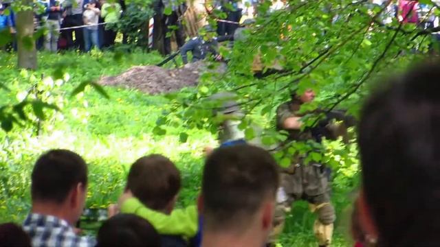 Реконструкция сражения времен ВОВ в парке Южный смотреть онлайн