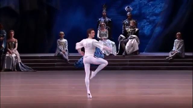 Artemy Belyakov In Raymonda. Артемий Беляков в балете Раймонда.