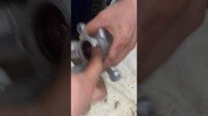 Разбор, установка ремкомплекта и сборка заднего суппорта на Hyundai Solaris.