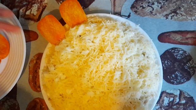 Вкусный салат подсолнух.Delicious sunflower salad. смотреть онлайн