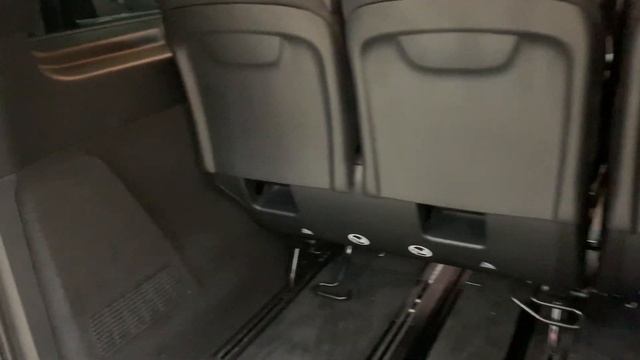 Mercedes V-Class W447 - двигать дальше задний ряд сидений смотреть онлайн