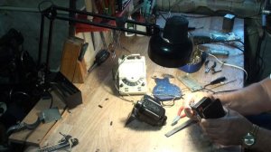 Кнопка от дрели в качестве регулятора оборотов электропривода для швейной машины.