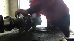 Как прочистить коленвал после расточки.Трактор МТЗ.