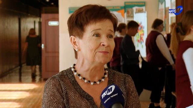 День рождения БРСМ отмечают 6 сентября. Ряды мозырской организации пополнили 37 школьников смотреть онлайн