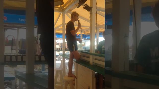 Принц Персии забитый в песок и забытая супергеройская мелодия.