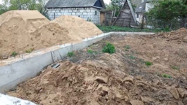 ГОД НЕ БЫЛИ НА СТРОЙКЕ | УСТАНОВИЛИ КАНАЛИЗАЦИЮ смотреть онлайн