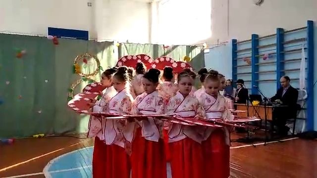 Танец с веерами коллектив Катюша МКОУСимоновская оош смотреть онлайн