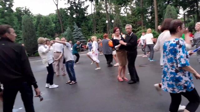 ПАЙ, ПАЙ, ПАЙ, ПАЙ, ПАЙ!?ТАНЦЫ В ПАРКЕ ГОРЬКОГО ХАРЬКОВ ИЮНЬ 2021
