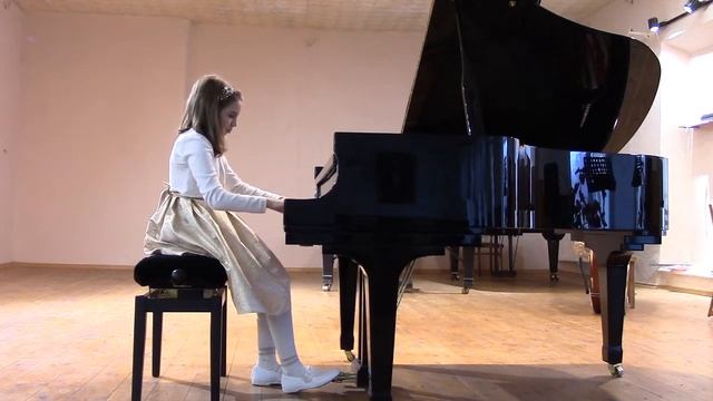 Беркович "Русская песня" исполняет Ксения Замфир 8 лет смотреть онлайн