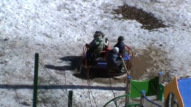 Плыли дети в карусели))) смотреть онлайн