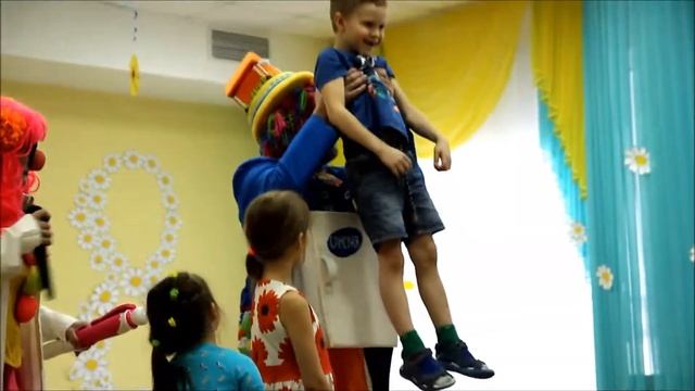 В гостях у Микстуркиной обучающий спектакль в детском саду от Мультиклоунов смотреть онлайн