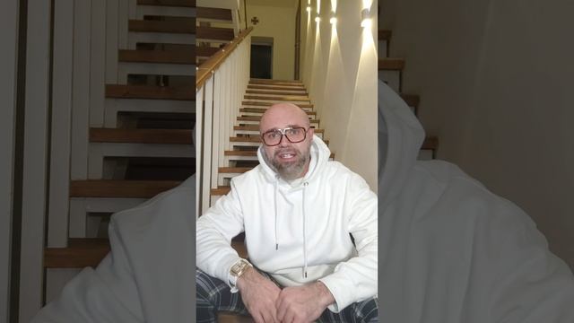 Почему евреи пишут справа налево.