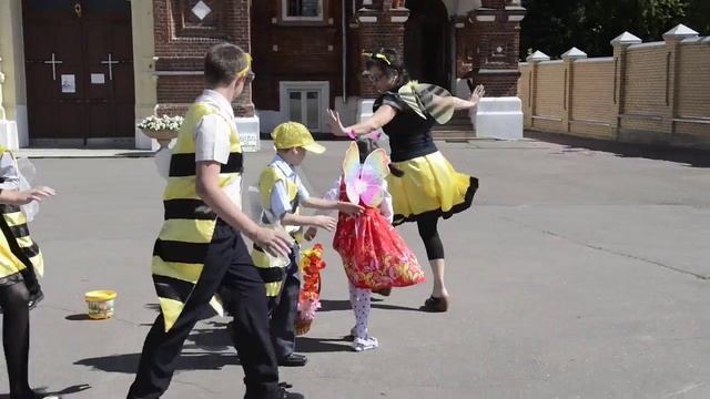 Дети из дома-интерната «Журавушка» отпраздновали Медовый Спас в монастыре смотреть онлайн