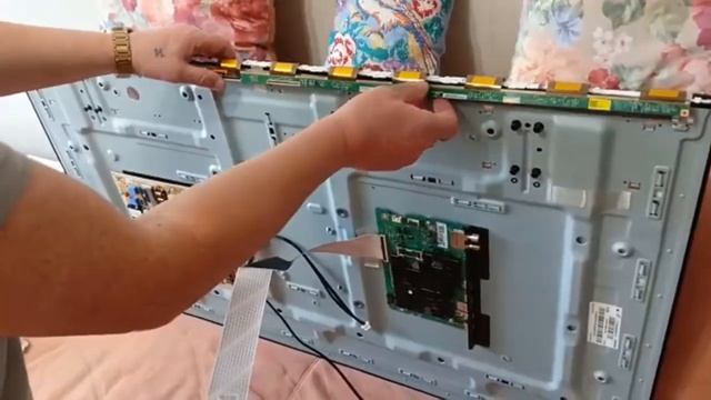 Замена матрицы телевизора Samsung UE 50 AU 8000 U смотреть онлайн