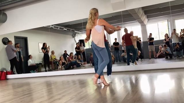 Алексей и Татьяна Прокопенковы - Demo Bachata Minsk Weekend 2021 (семинар для уровня от года) смотреть онлайн