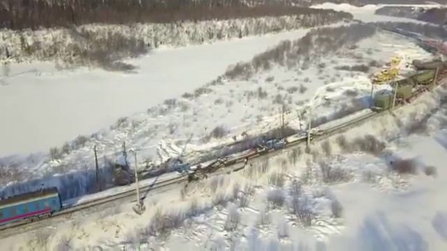 Сход грузового поезда с рельсов под Мурманском смотреть онлайн