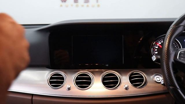 Mercedes-Benz E 220d (W213) ปี 2016-2018 รุ่นจอ 8 นิ้ว เพิ่ม Apple CarPlay & Android Auto ให้จอเดิม смотреть онлайн