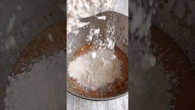 Easy And Moist Pumpkin Sheet Cake ??