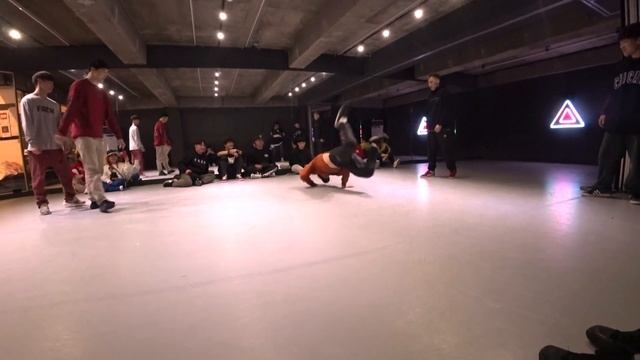 ЖИЗНЬ ЮЖНОЙ КОРЕИ ИЗНУТРИ, ОДИН ДЕНЬ ИЗ СЕУЛА смотреть онлайн