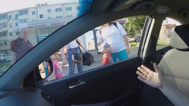 5 человек, из них 2 ребенка хотят ехать в такси по тарифу эконом#яндекс#такси#яжматери#сити#максим смотреть онлайн