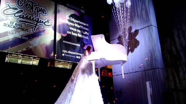 🎹 FLYING PIANO - Ballade pour Adeline; piano Mélissa Sgorlon, vidéo clip by Vanessa Legrand-Côte. смотреть онлайн