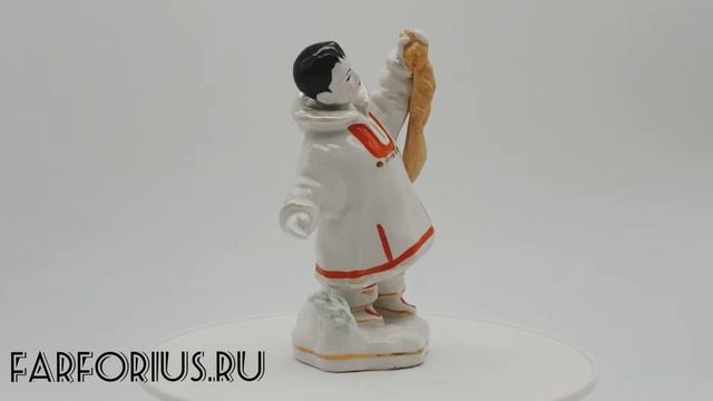 Фарфоровая статуэтка "Якут с белкой". Дулево 1960 г. смотреть онлайн