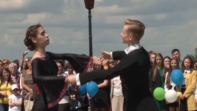 Золотая медаль - награждение за хорошую учёбу. смотреть онлайн