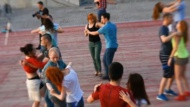 Zouk open air | Бразильский зук на набережной смотреть онлайн