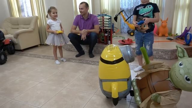 Надувные игрушки на колесах смотреть онлайн